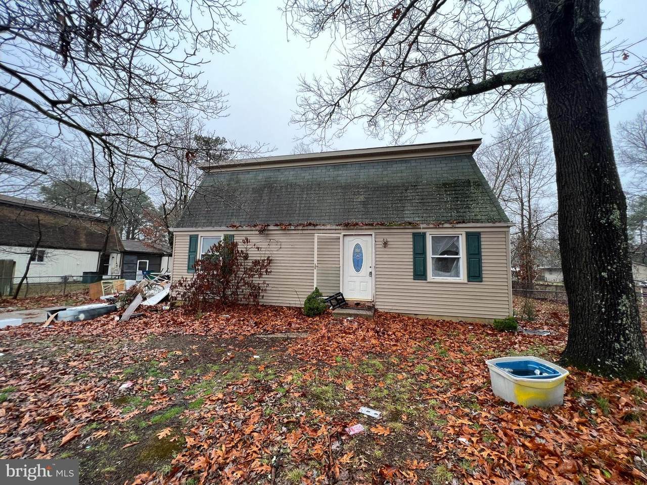 215 Evergreen Avenue - Photo 1