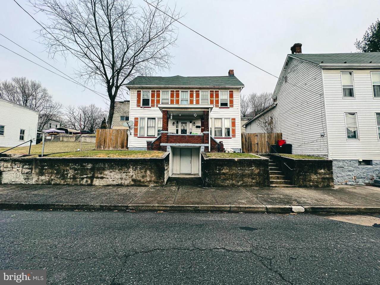439 Columbia Street - Photo 1