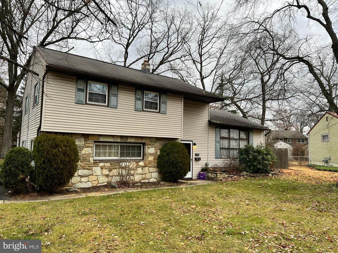 944 Main Street - Photo 1