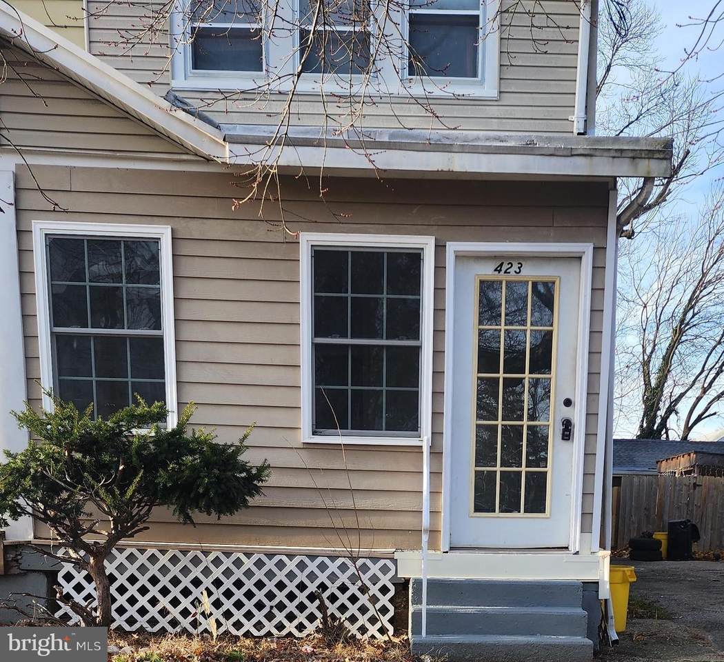 423 Lynwood Avenue - Photo 1