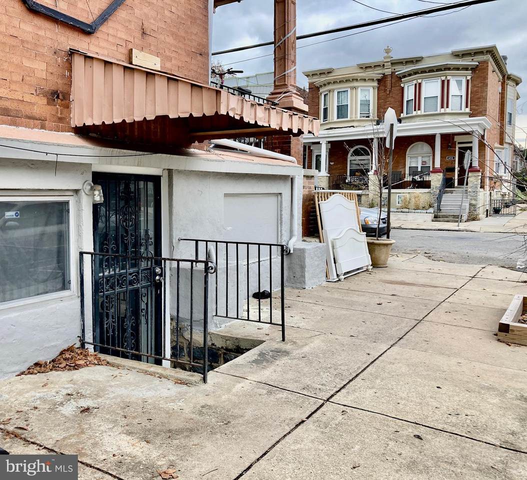 650 51ST Street - Photo 1