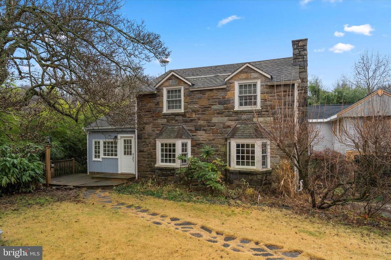 4240 Fairview Avenue - Photo 1