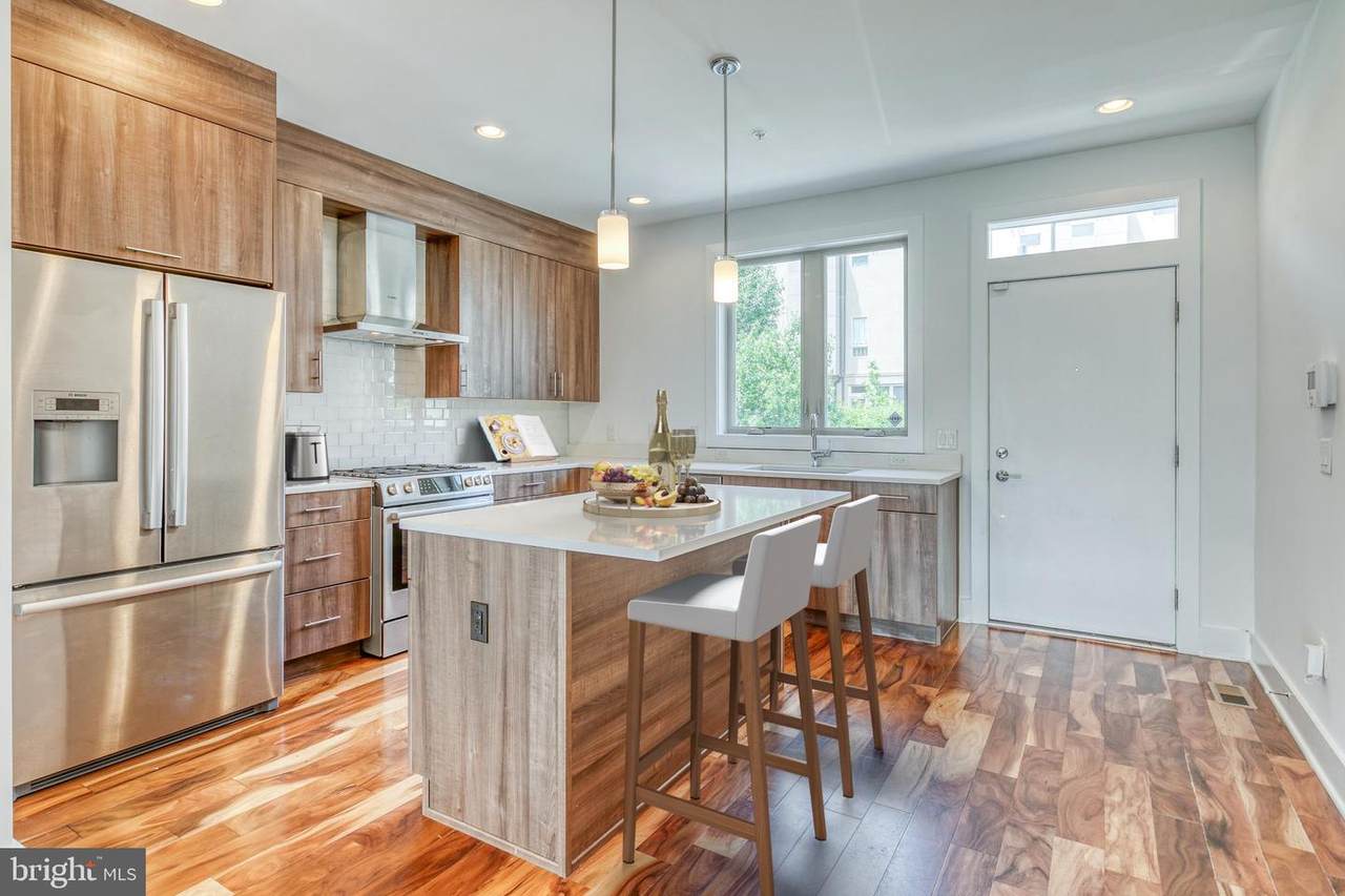 740 Columbus Boulevard - Photo 1