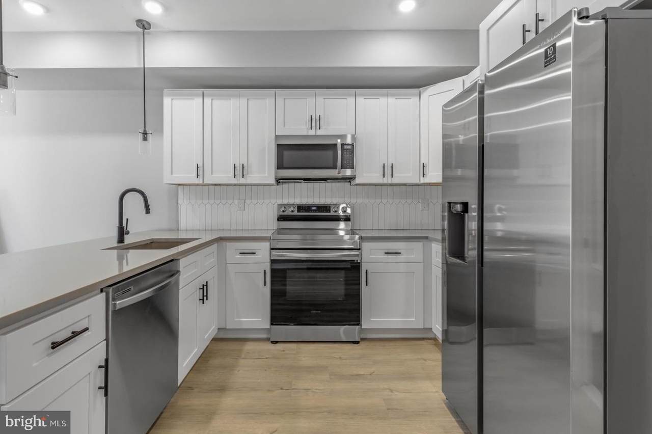 919 15TH Street - Photo 1