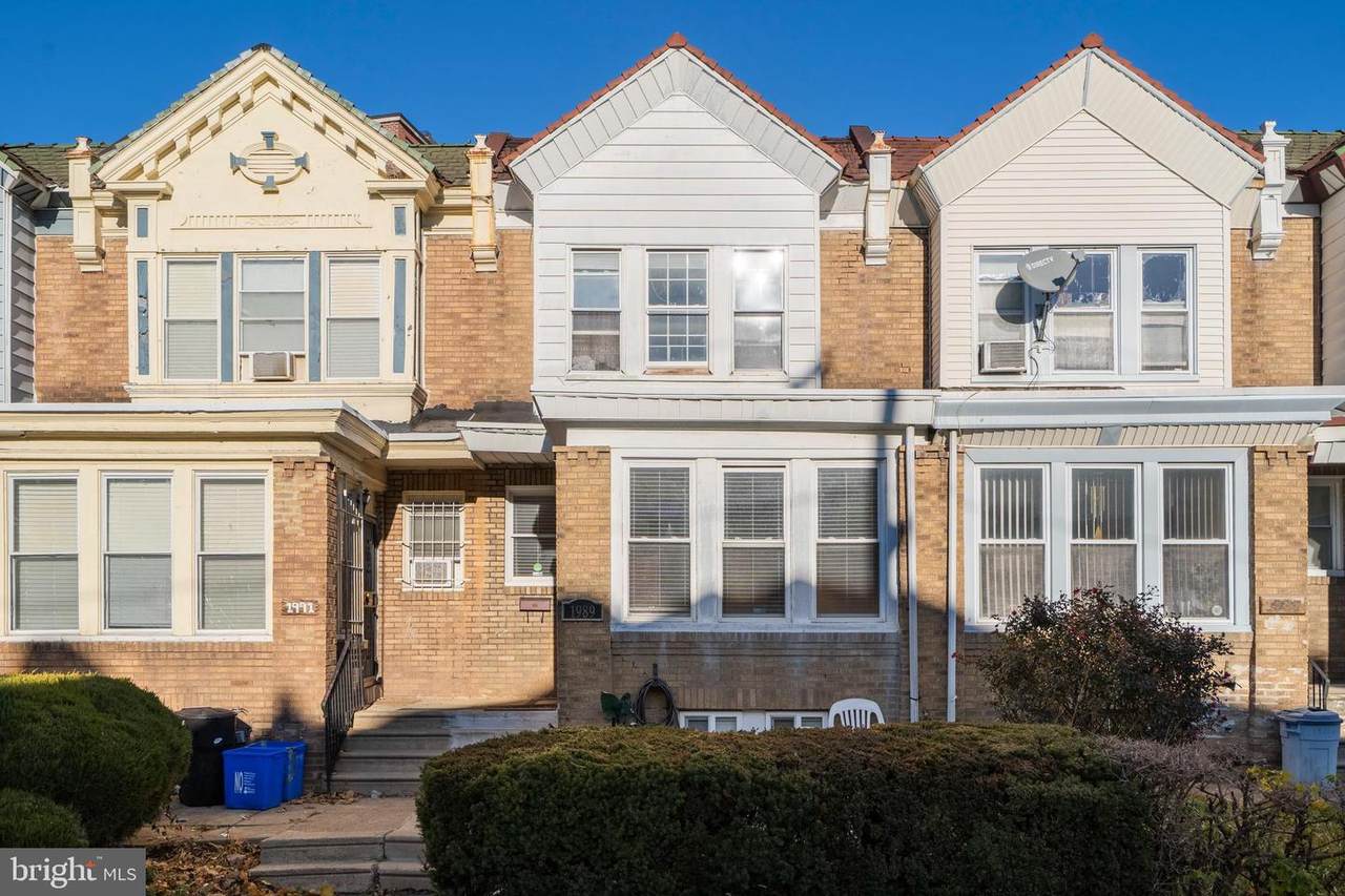 1989 52ND Street - Photo 1
