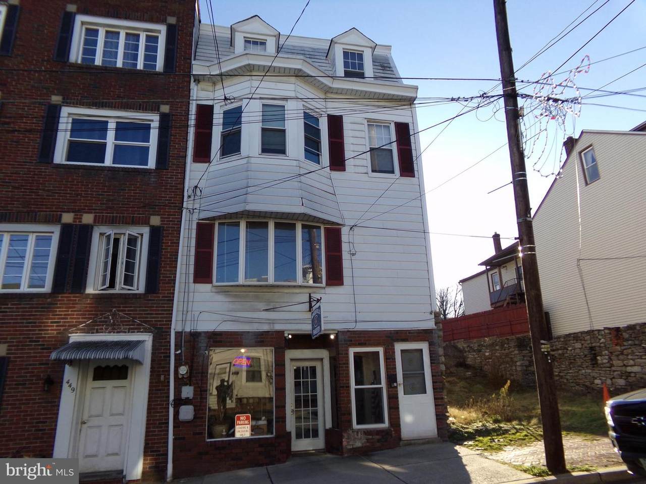 453 Sunbury Street - Photo 1