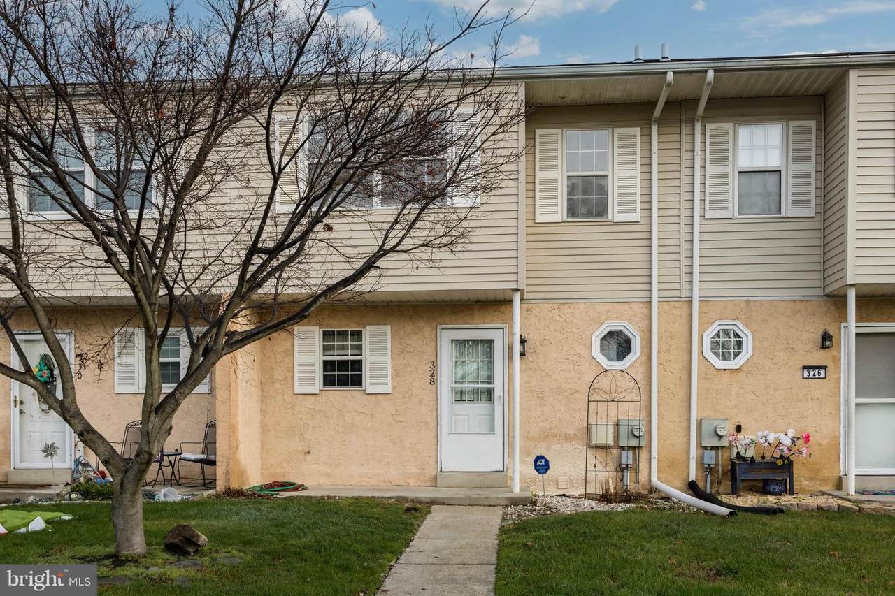 328 Carlyn Court - Photo 1