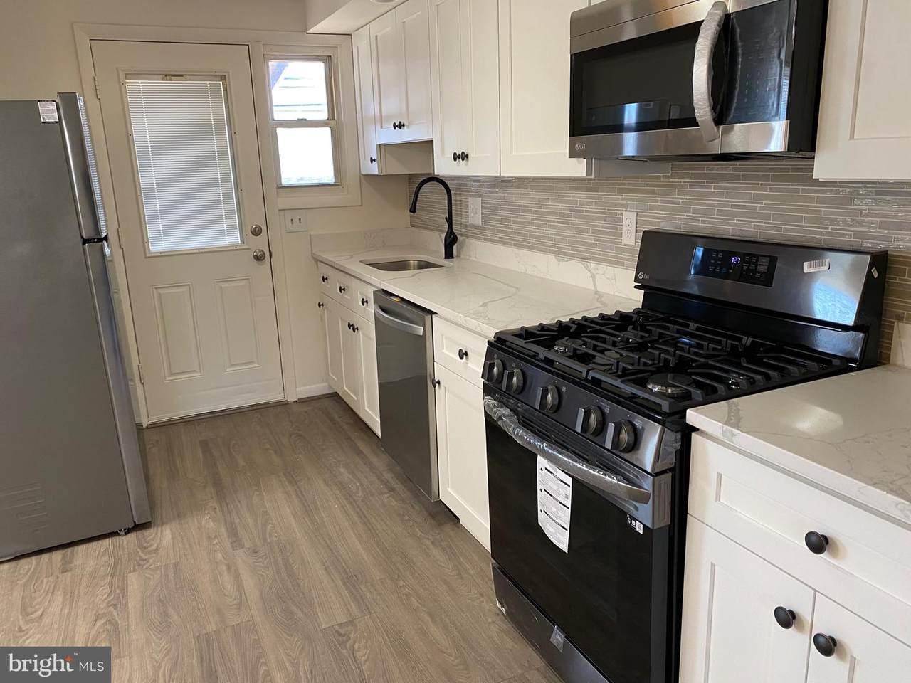 910 Foxwood Lane - Photo 1