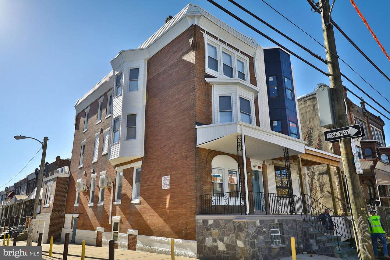 2914 Oxford Street - Photo 1