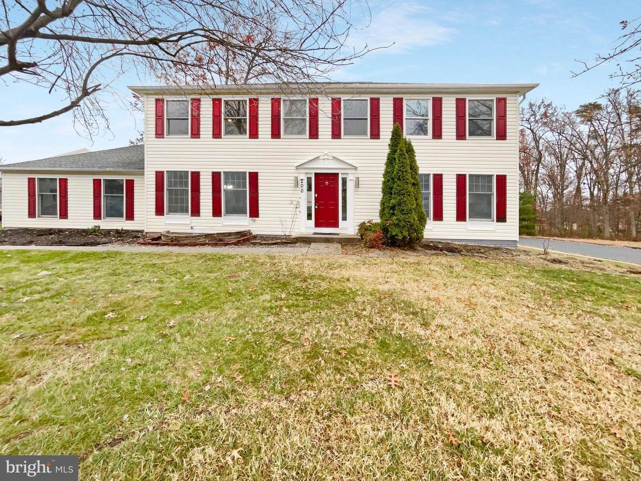 200 Pin Oak Court - Photo 1