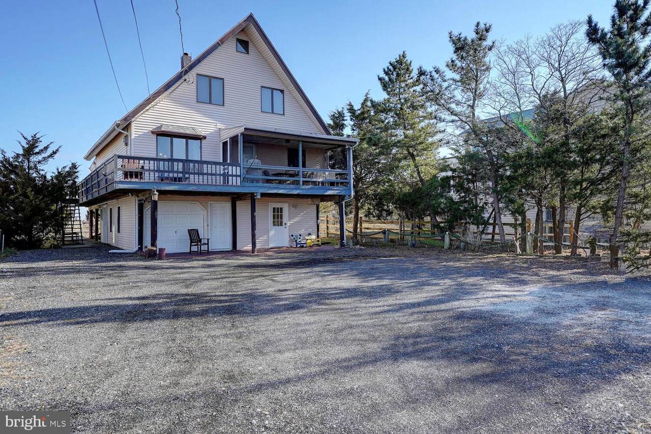 605 Bay Avenue - Photo 1