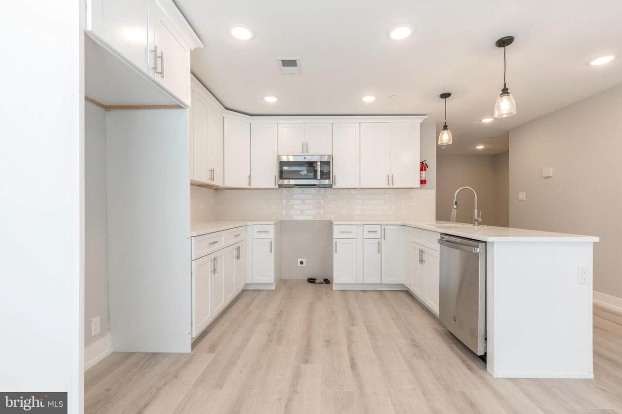 2408 Mascher Street - Photo 1