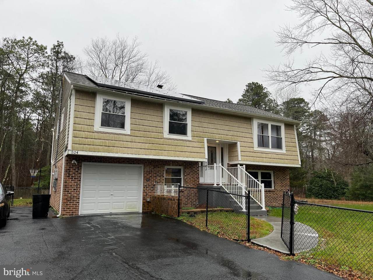 524 Larch Avenue - Photo 1