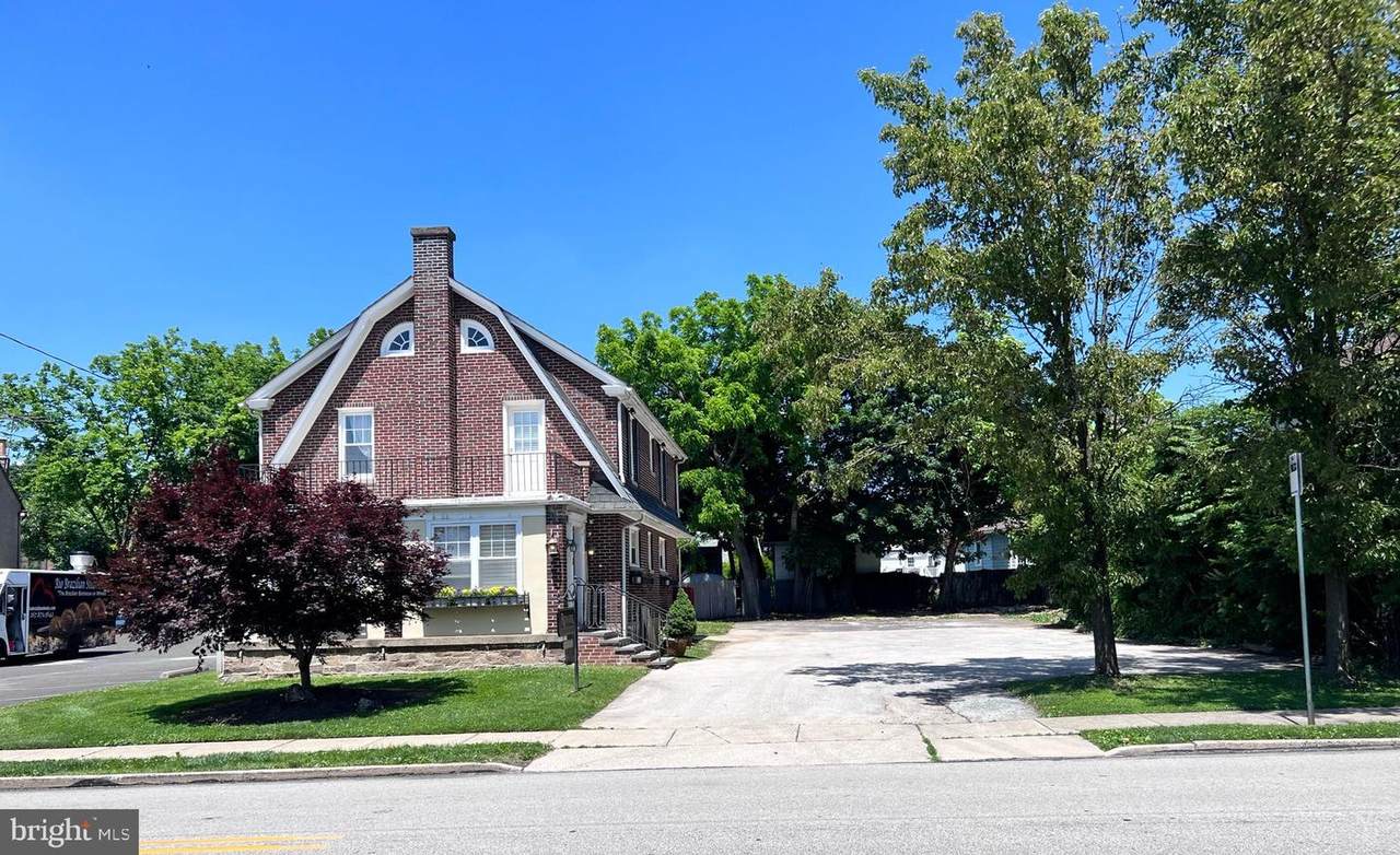 6 Montgomery Avenue - Photo 1