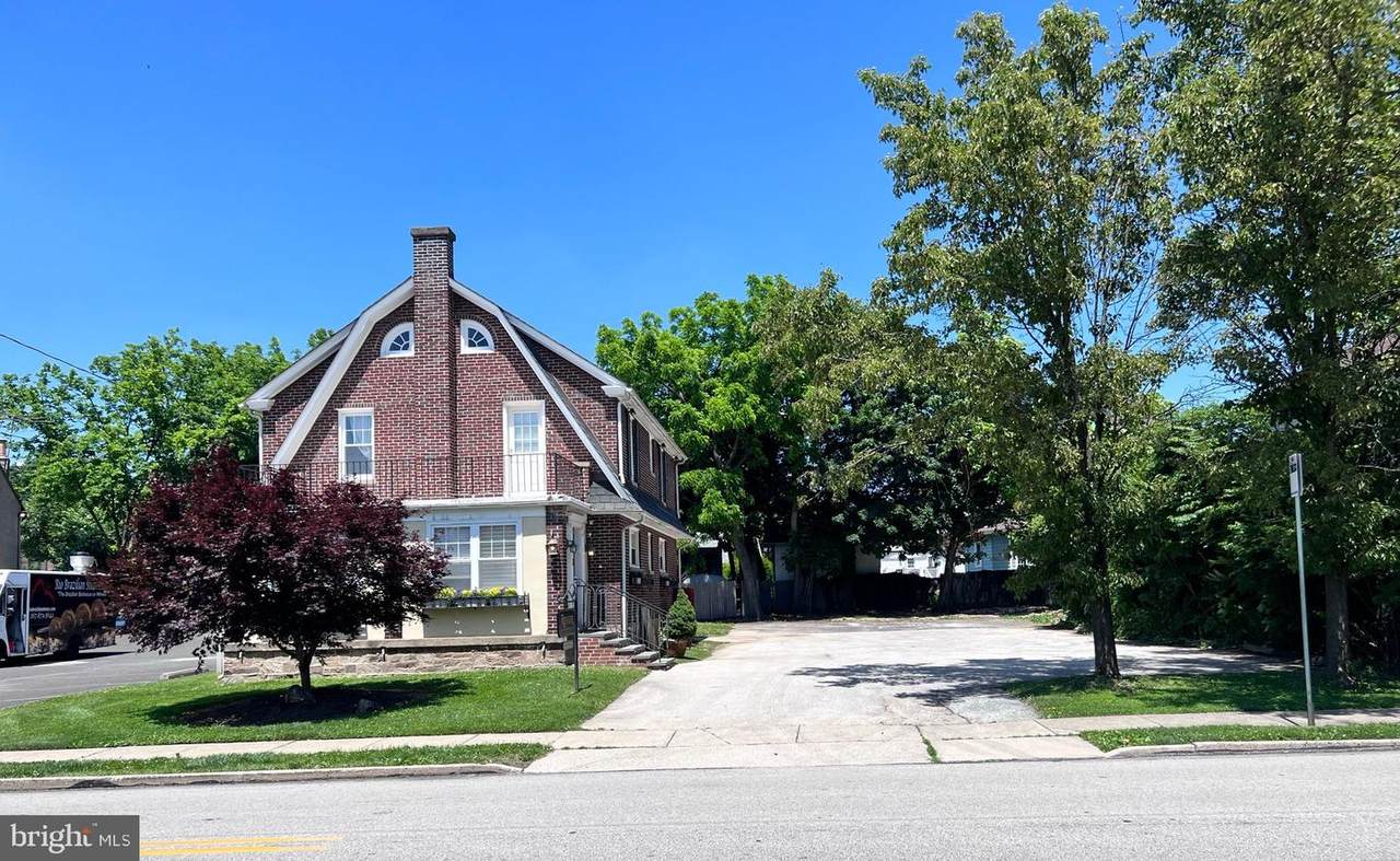 6 Montgomery Avenue - Photo 1