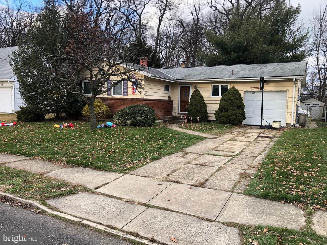 24 Mark Twain Drive - Photo 1