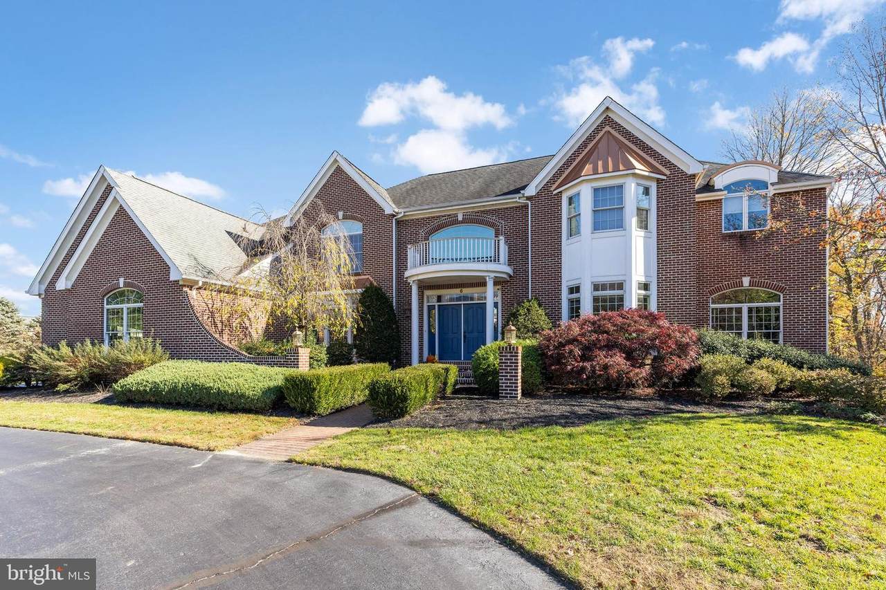 6 Tudor Lane - Photo 1