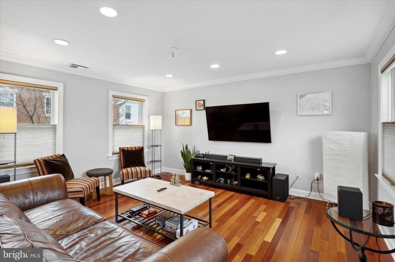 900 18TH Street - Photo 1