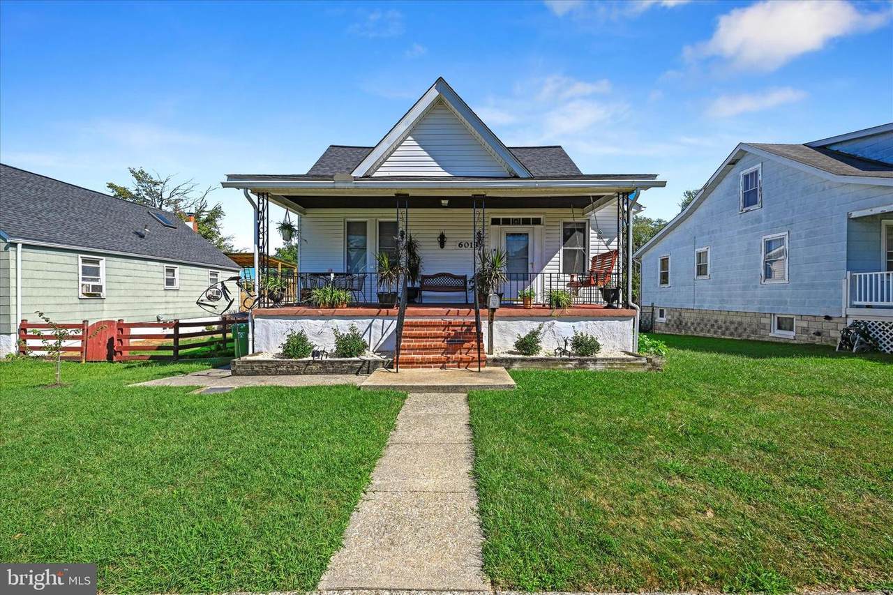 6013 Glenoak Avenue - Photo 1