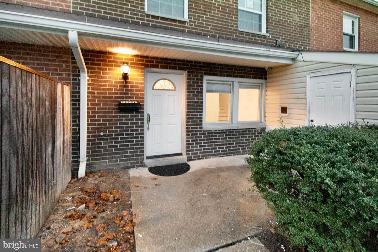 9175 Hitching Post Lane - Photo 1