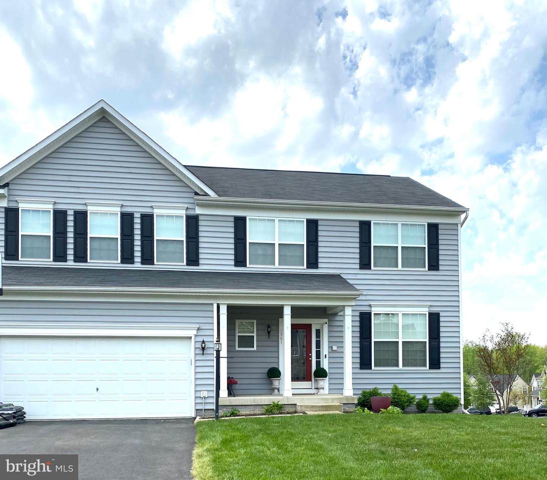 2961 Rising Eagle Court - Photo 1