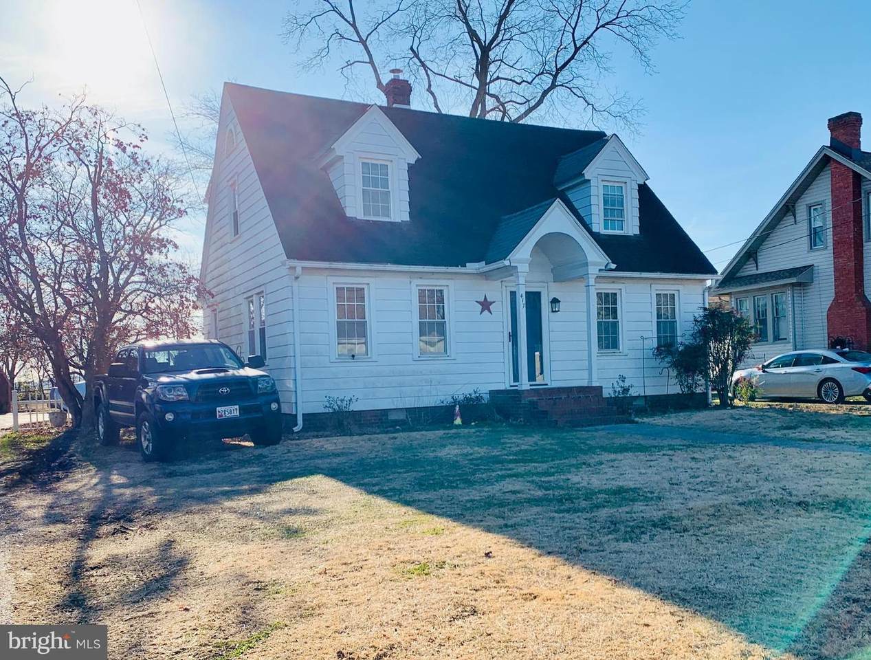 417 Sunset Avenue - Photo 1