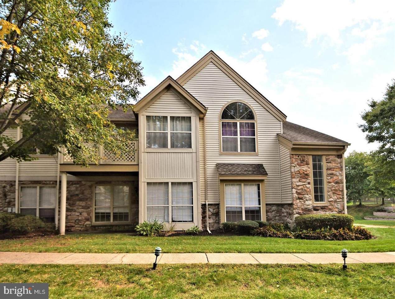 909 Foxmeadow Drive - Photo 1