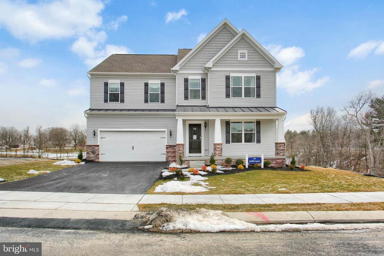 105 Chase Circle - Photo 1