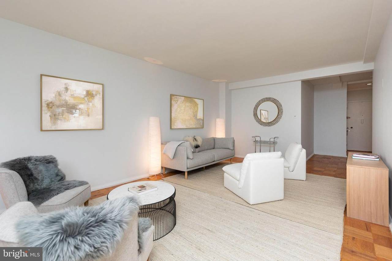 220 Rittenhouse Square - Photo 1