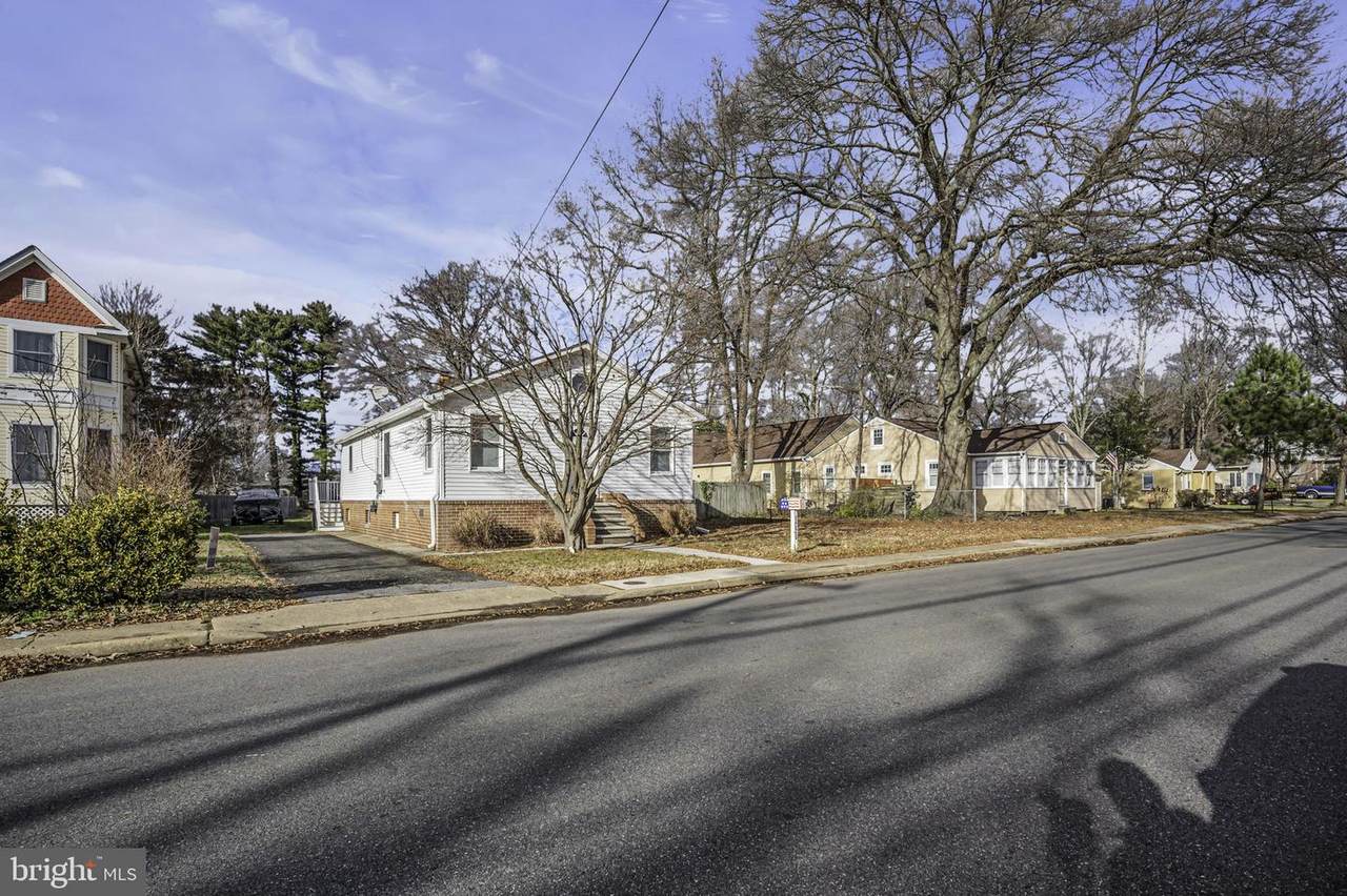 1220 Tyler Avenue - Photo 1
