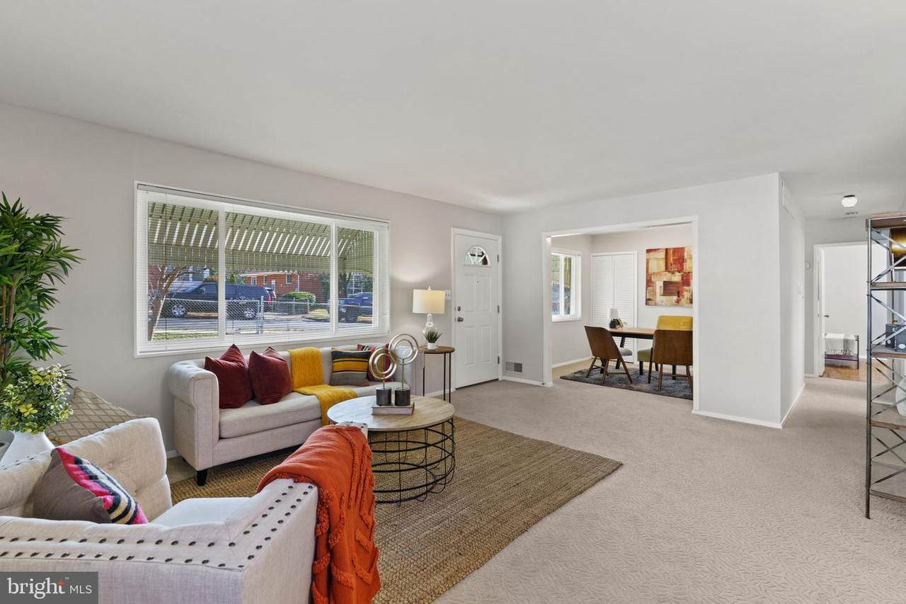 212 Gordon Street - Photo 1