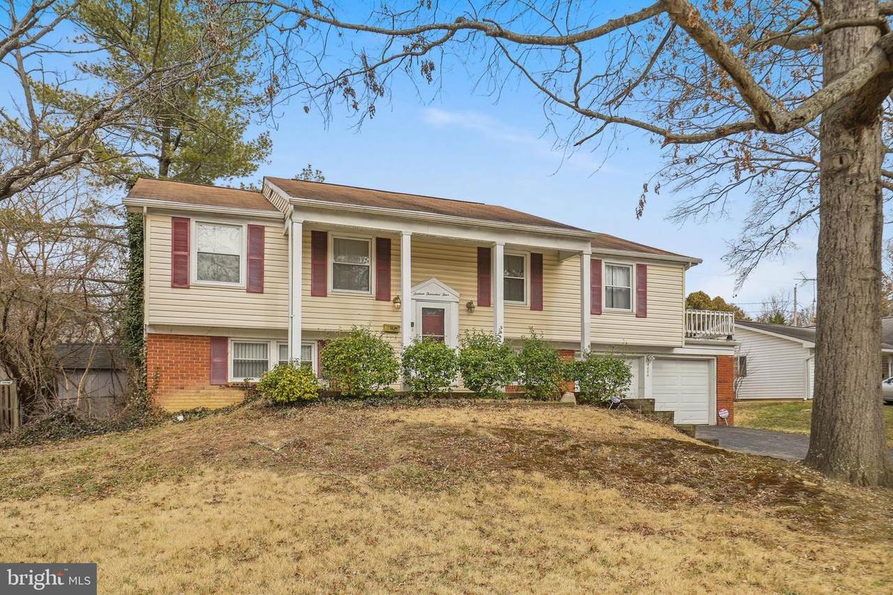 16004 Pointer Ridge Drive - Photo 1
