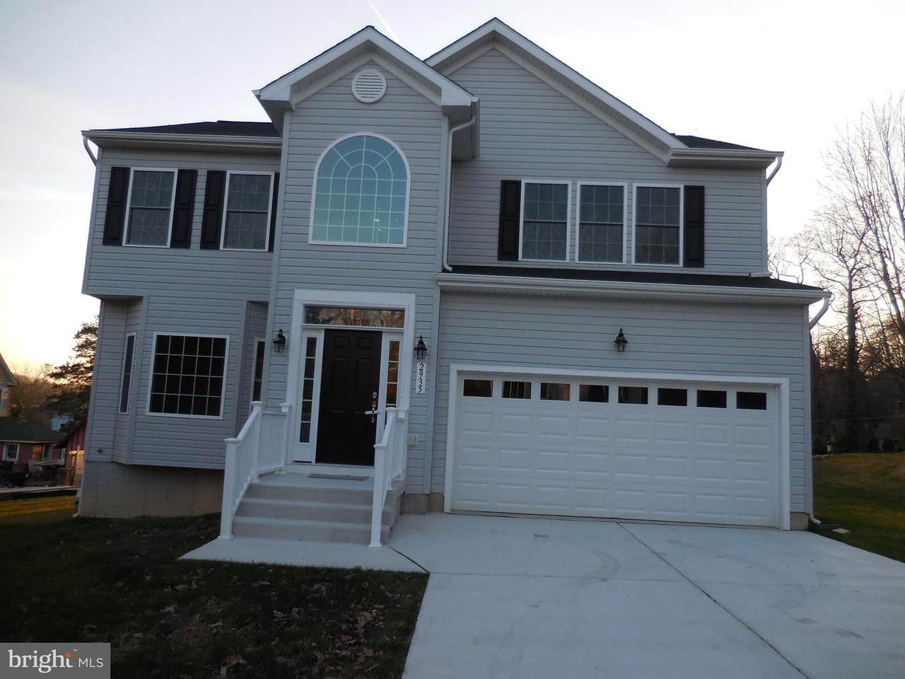 2935 Summit Avenue - Photo 1