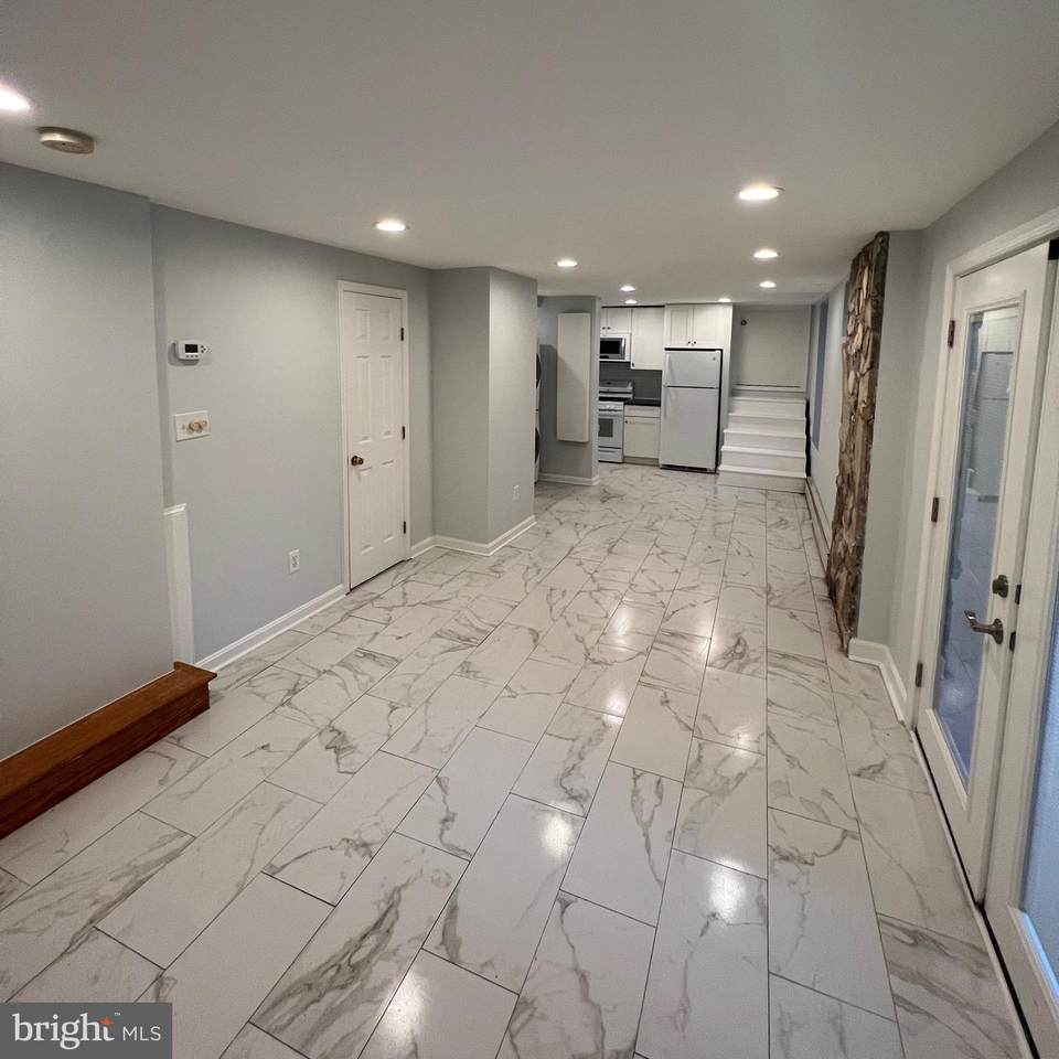 900 20TH Street - Photo 1