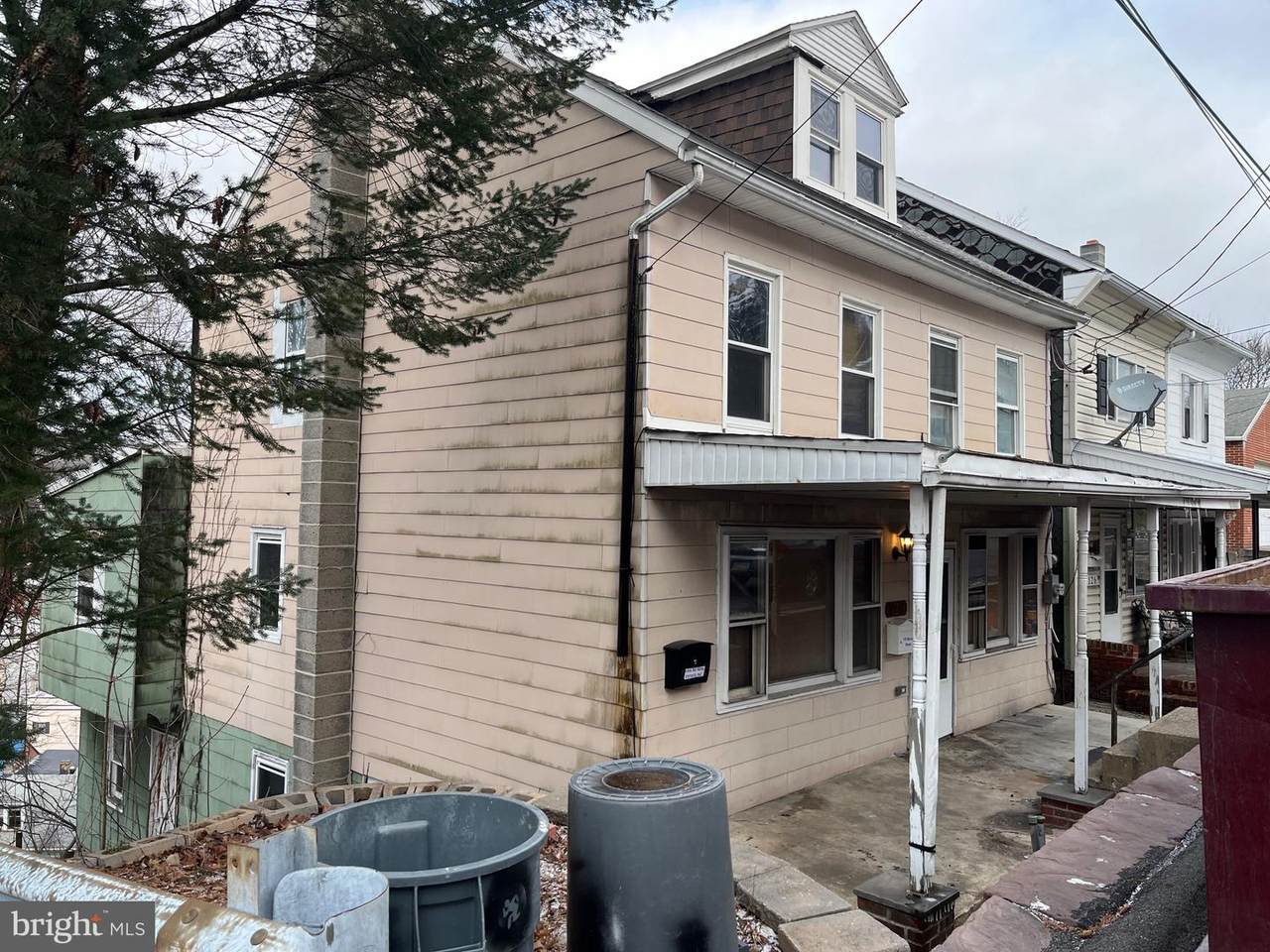 128-30 Spruce Street - Photo 1