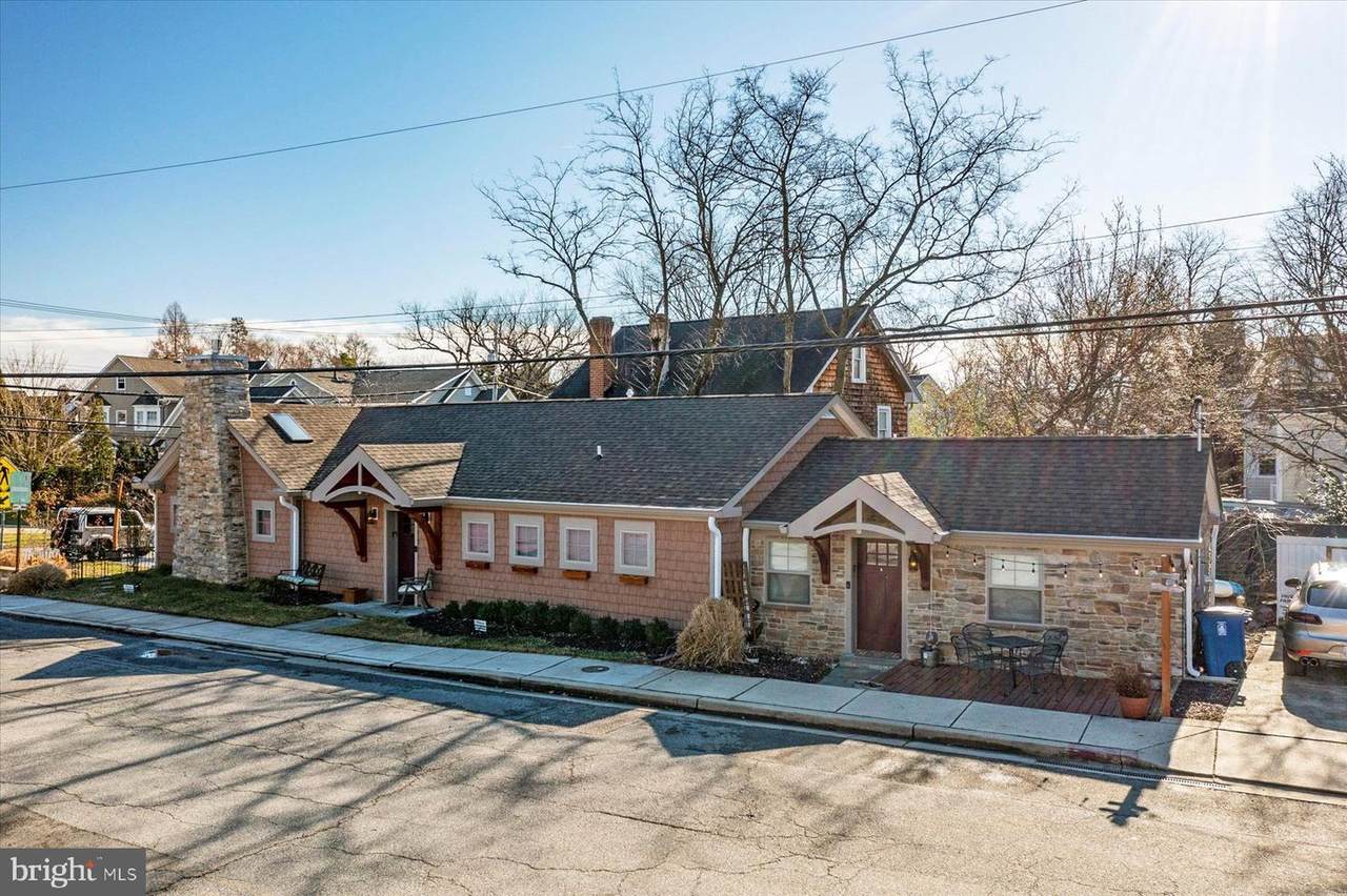 71 Amos Garrett Boulevard - Photo 1