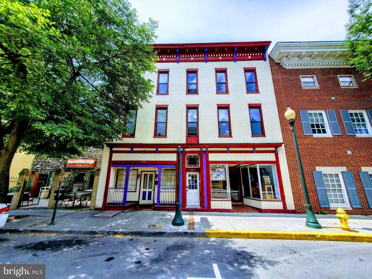 224 N Queen St - Photo 1