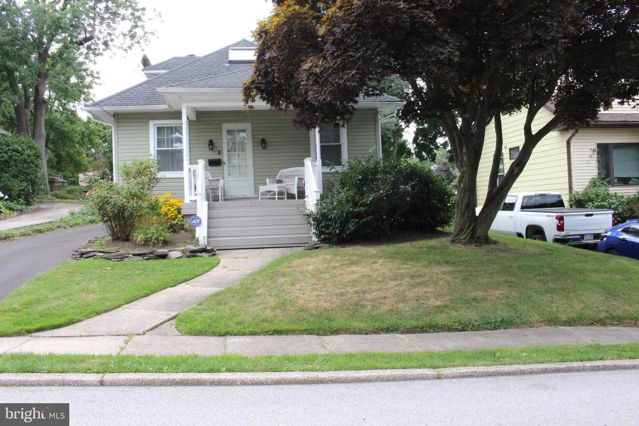 2020 Chester Avenue - Photo 1