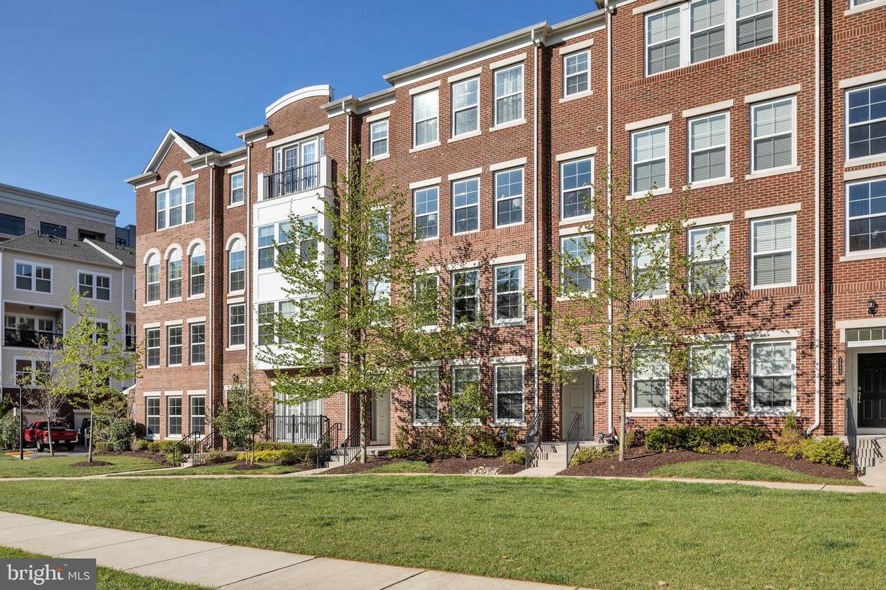 2988 Rittenhouse Circle - Photo 1