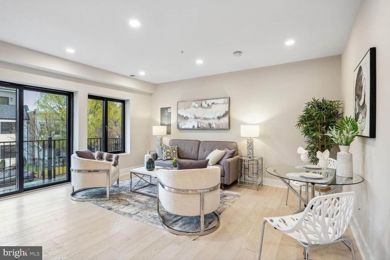 1121 Penn Street - Photo 1