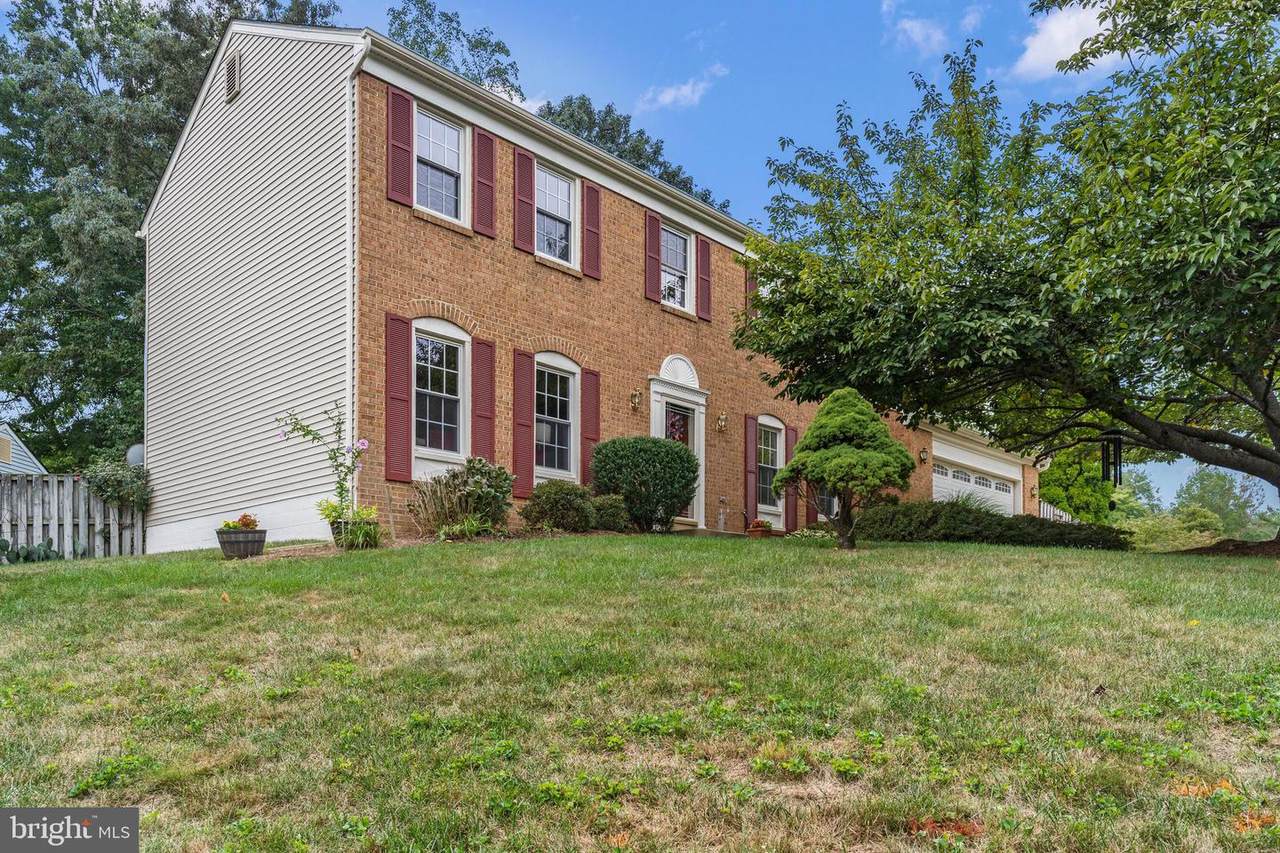 8009 Parklane Court - Photo 1