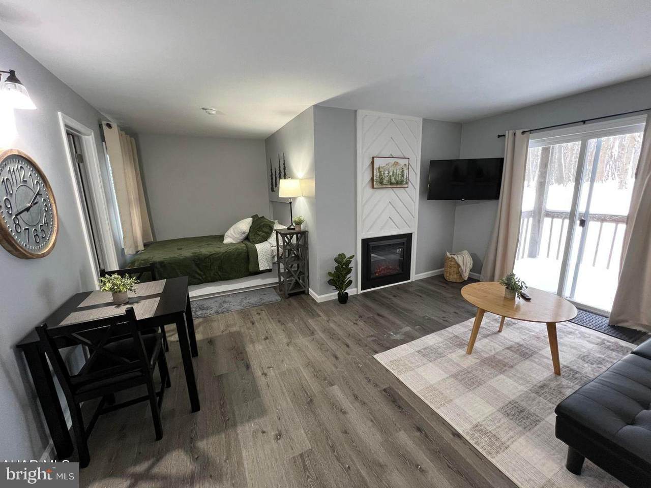 215 Valley Point Lane - Photo 1