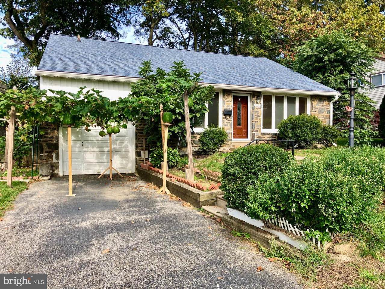 2237 Cambridge Road - Photo 1
