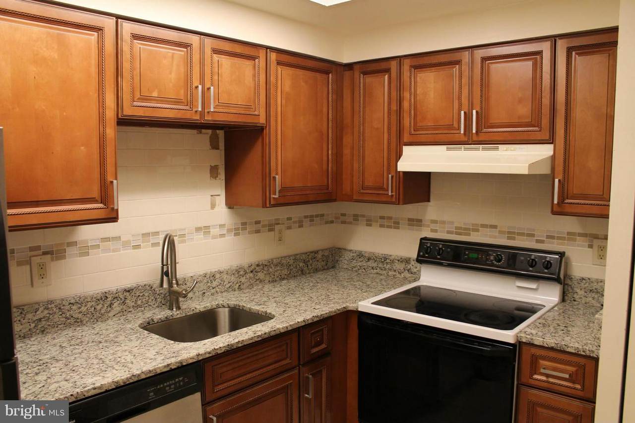 7621 Tremayne Place - Photo 1