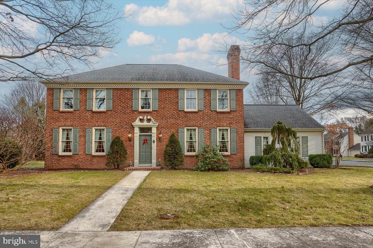 200 Greenwich Drive - Photo 1
