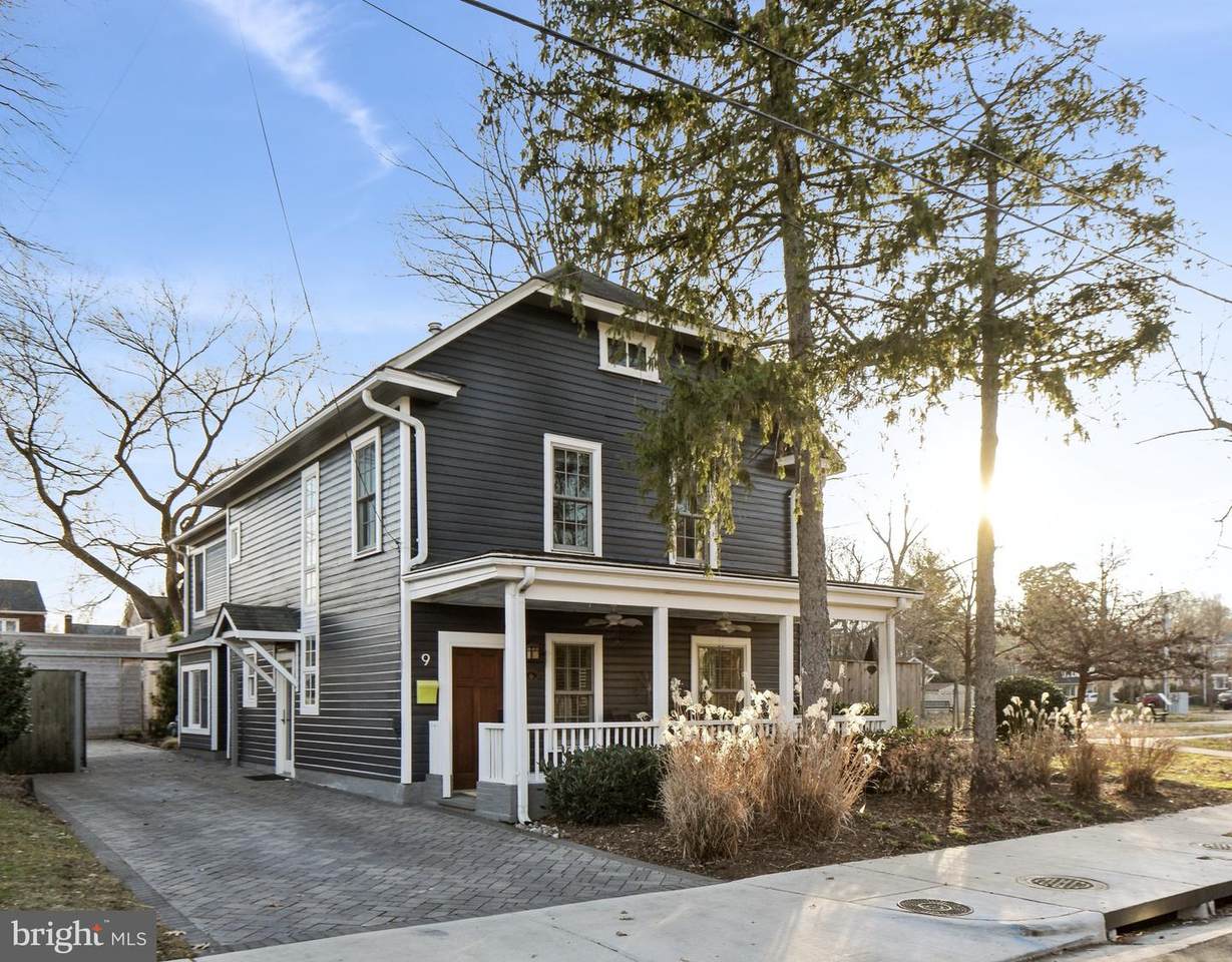 9 Del Ray Avenue - Photo 1