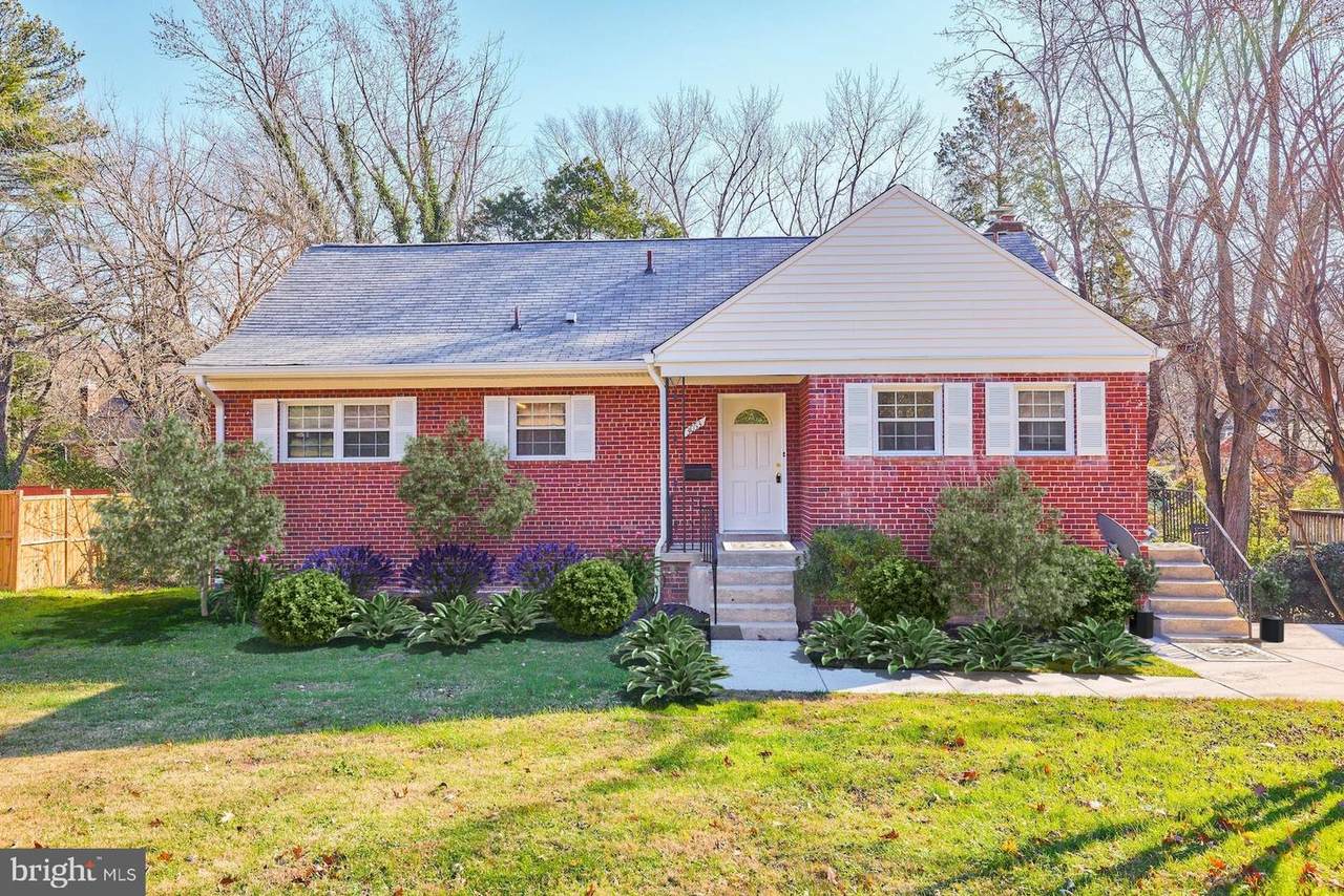 3053 Sleepy Hollow Rd - Photo 1