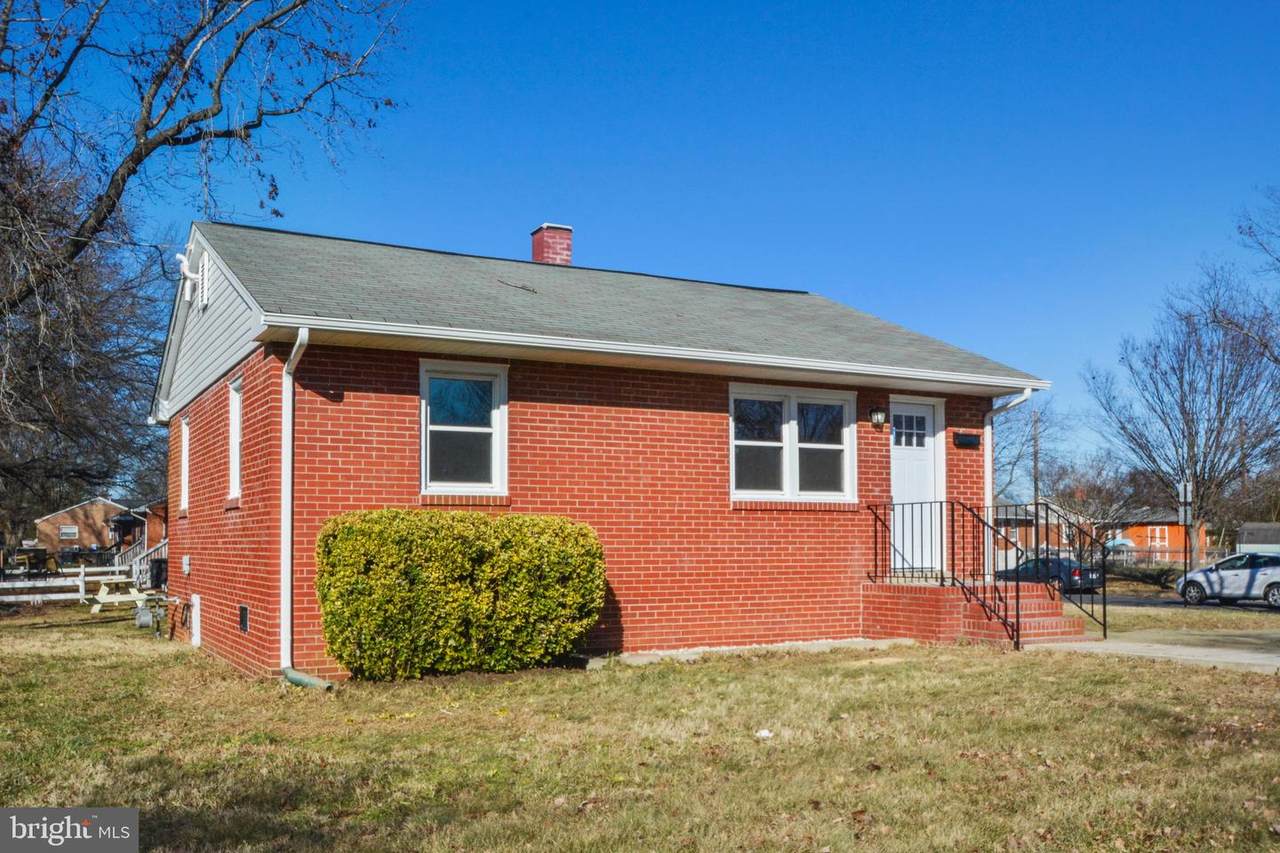 1811 Howard Avenue - Photo 1