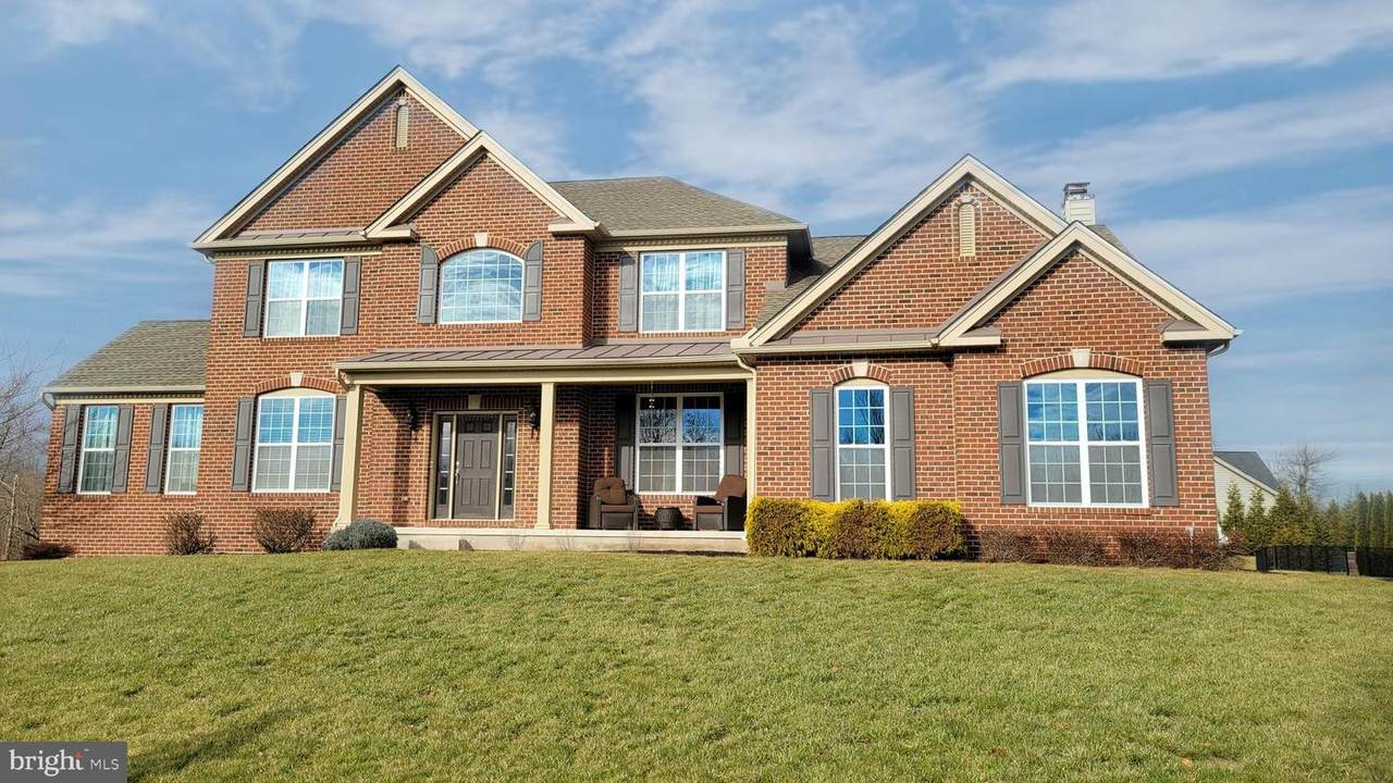 136 Chestnut Lane - Photo 1