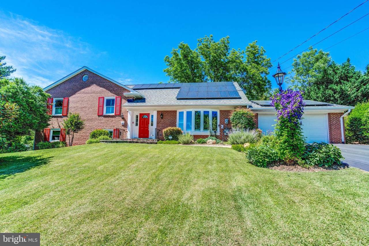 305 Chartwell Drive - Photo 1